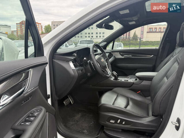 Білий Каділак XT6, об'ємом двигуна 3.64 л та пробігом 33 тис. км за 32500 $, фото 9 на Automoto.ua