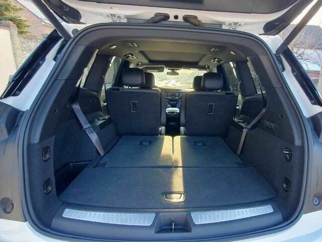 Белый Кадиллак XT6, объемом двигателя 3.6 л и пробегом 33 тыс. км за 32000 $, фото 17 на Automoto.ua