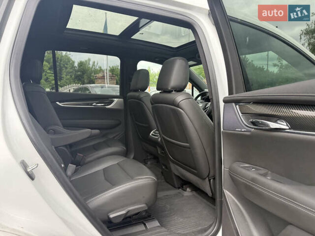 Білий Каділак XT6, об'ємом двигуна 3.64 л та пробігом 33 тис. км за 32500 $, фото 5 на Automoto.ua