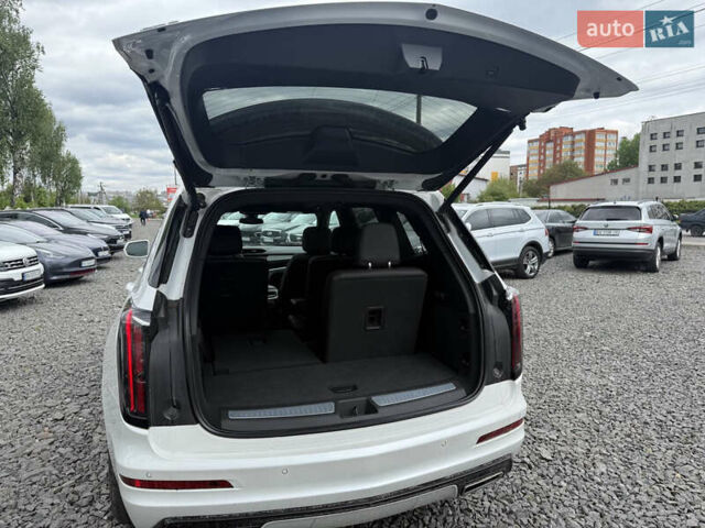 Білий Каділак XT6, об'ємом двигуна 3.64 л та пробігом 33 тис. км за 32500 $, фото 4 на Automoto.ua