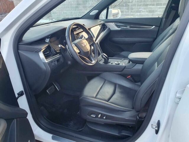 Белый Кадиллак XT6, объемом двигателя 3.6 л и пробегом 33 тыс. км за 32000 $, фото 7 на Automoto.ua