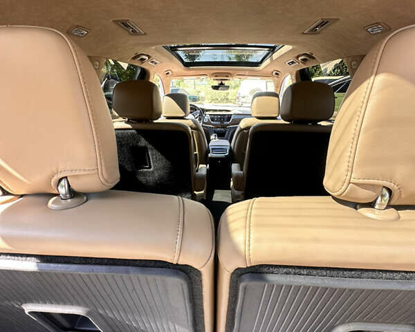 Белый Кадиллак XT6, объемом двигателя 3.65 л и пробегом 95 тыс. км за 38000 $, фото 12 на Automoto.ua