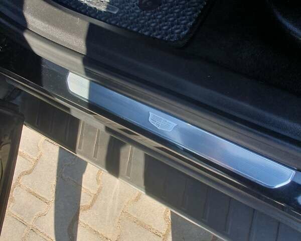 Чорний Каділак XT6, об'ємом двигуна 3.65 л та пробігом 115 тис. км за 39500 $, фото 6 на Automoto.ua