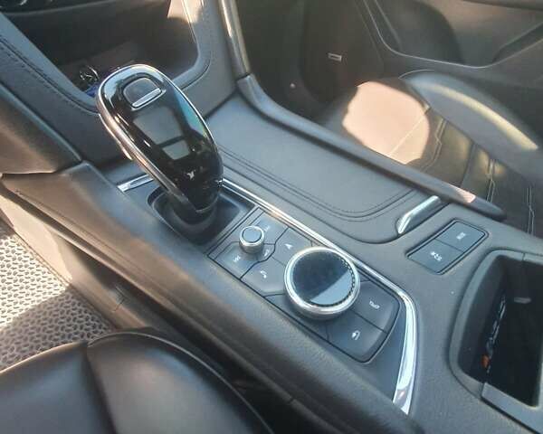 Чорний Каділак XT6, об'ємом двигуна 3.65 л та пробігом 115 тис. км за 39500 $, фото 10 на Automoto.ua