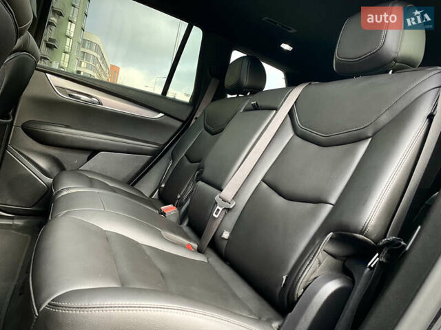 Кадиллак XT6 2021 в Киеве на Automoto.ua Черный Кадиллак XT6, объемом двигателя 2 л и пробегом 82 тыс. км за 39900 $, фото 27 на Automoto.ua