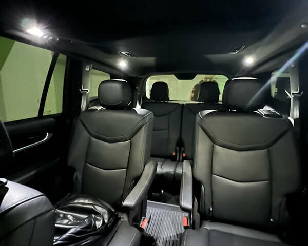 Чорний Каділак XT6, об'ємом двигуна 3.65 л та пробігом 42 тис. км за 40000 $, фото 9 на Automoto.ua