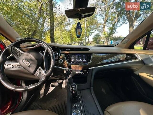 Красный Кадиллак XT6, объемом двигателя 3.6 л и пробегом 72 тыс. км за 37000 $, фото 2 на Automoto.ua