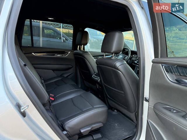 Серый Кадиллак XT6, объемом двигателя 3.6 л и пробегом 23 тыс. км за 28700 $, фото 14 на Automoto.ua