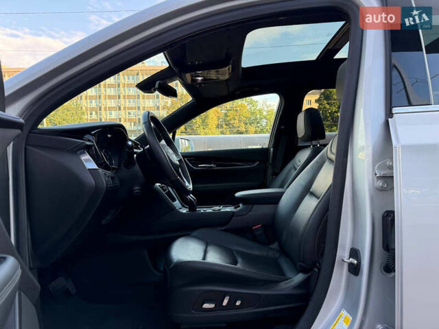 Серый Кадиллак XT6, объемом двигателя 3.6 л и пробегом 23 тыс. км за 28700 $, фото 9 на Automoto.ua