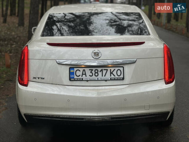Белый Кадиллак ХТС, объемом двигателя 3.56 л и пробегом 130 тыс. км за 12000 $, фото 7 на Automoto.ua