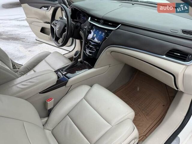 Білий Каділак ХТС, об'ємом двигуна 3.56 л та пробігом 165 тис. км за 9799 $, фото 20 на Automoto.ua