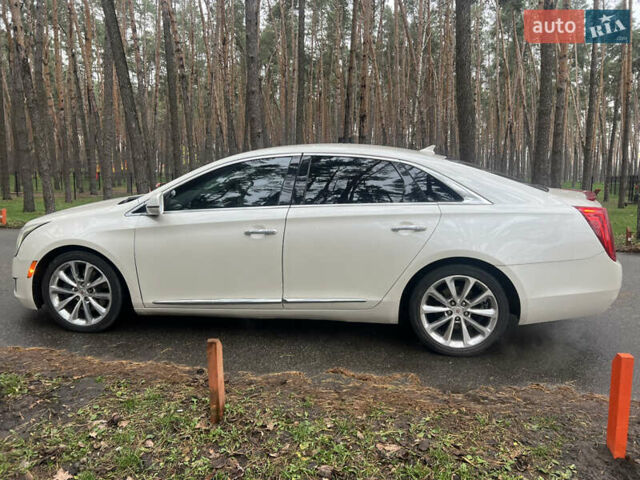 Белый Кадиллак ХТС, объемом двигателя 3.56 л и пробегом 130 тыс. км за 12000 $, фото 4 на Automoto.ua