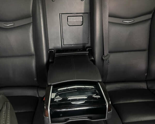 Черный Кадиллак ХТС, объемом двигателя 3.56 л и пробегом 275 тыс. км за 15600 $, фото 32 на Automoto.ua