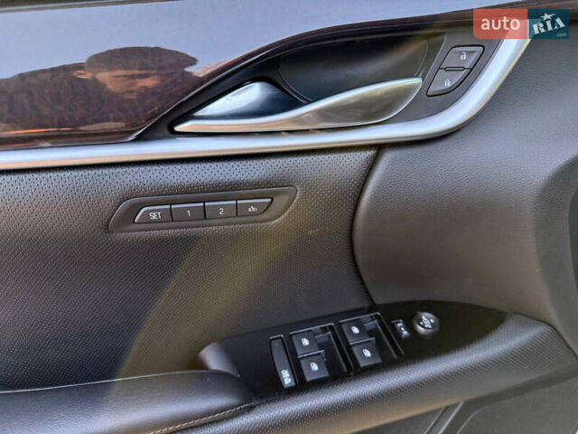 Черный Кадиллак ХТС, объемом двигателя 3.56 л и пробегом 272 тыс. км за 14999 $, фото 16 на Automoto.ua