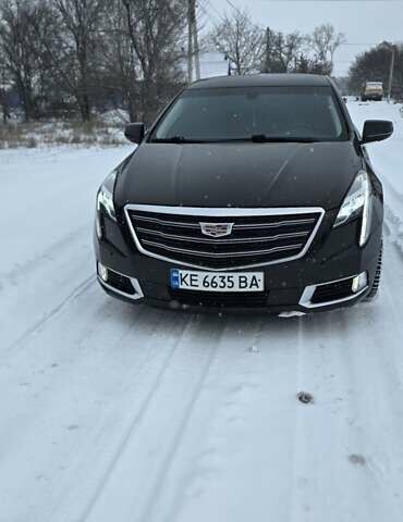 Черный Кадиллак ХТС, объемом двигателя 3.56 л и пробегом 33 тыс. км за 25000 $, фото 1 на Automoto.ua