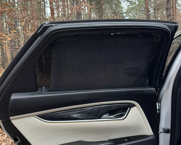 Серый Кадиллак ХТС, объемом двигателя 3.6 л и пробегом 229 тыс. км за 15900 $, фото 20 на Automoto.ua