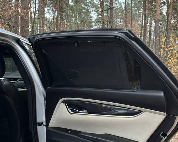 Серый Кадиллак ХТС, объемом двигателя 3.6 л и пробегом 229 тыс. км за 15900 $, фото 21 на Automoto.ua