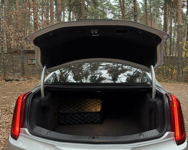 Серый Кадиллак ХТС, объемом двигателя 3.6 л и пробегом 229 тыс. км за 15900 $, фото 19 на Automoto.ua