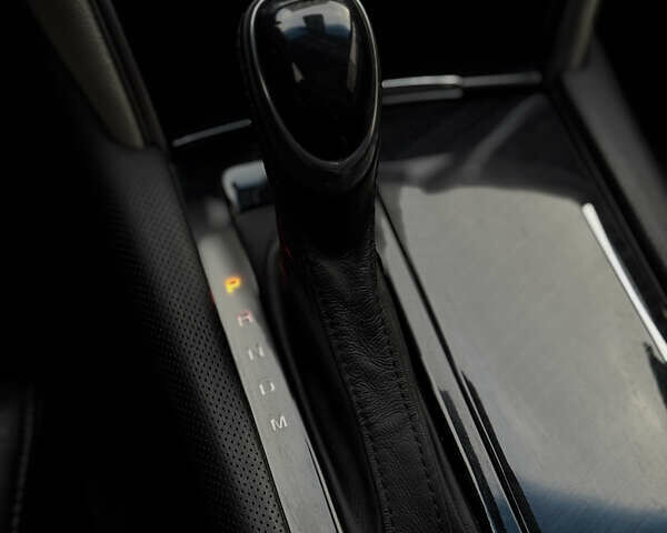 Сірий Каділак ХТС, об'ємом двигуна 3.56 л та пробігом 231 тис. км за 15900 $, фото 33 на Automoto.ua