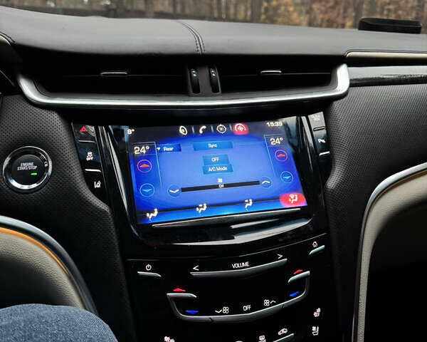 Серый Кадиллак ХТС, объемом двигателя 3.6 л и пробегом 229 тыс. км за 15900 $, фото 23 на Automoto.ua