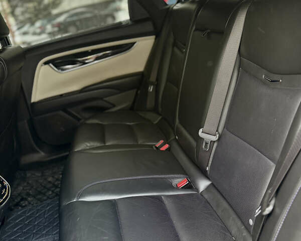 Сірий Каділак ХТС, об'ємом двигуна 3.56 л та пробігом 231 тис. км за 15900 $, фото 14 на Automoto.ua