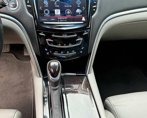 Серый Кадиллак ХТС, объемом двигателя 3.56 л и пробегом 178 тыс. км за 12000 $, фото 22 на Automoto.ua