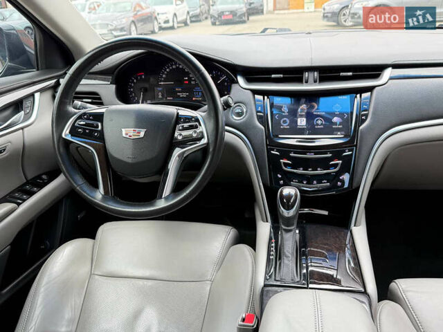 Серый Кадиллак ХТС, объемом двигателя 3.56 л и пробегом 178 тыс. км за 12000 $, фото 18 на Automoto.ua