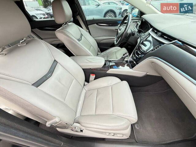 Серый Кадиллак ХТС, объемом двигателя 3.56 л и пробегом 178 тыс. км за 12000 $, фото 17 на Automoto.ua