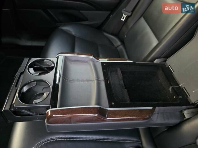 Сірий Каділак ХТС, об'ємом двигуна 3.56 л та пробігом 135 тис. км за 16200 $, фото 38 на Automoto.ua