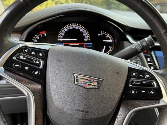 Серый Кадиллак ХТС, объемом двигателя 3.6 л и пробегом 70 тыс. км за 21500 $, фото 4 на Automoto.ua