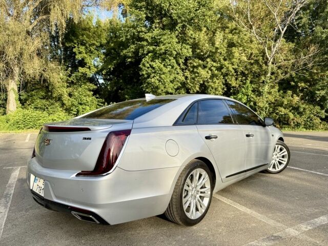 Серый Кадиллак ХТС, объемом двигателя 3.6 л и пробегом 70 тыс. км за 21500 $, фото 3 на Automoto.ua