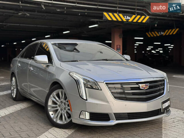 Серый Кадиллак ХТС, объемом двигателя 3.6 л и пробегом 53 тыс. км за 19000 $, фото 3 на Automoto.ua