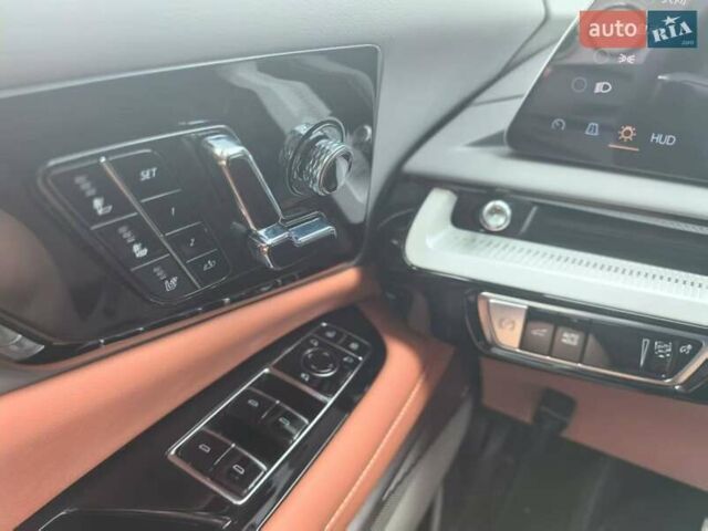 Серый Кадиллак  Optiq, объемом двигателя 0 л и пробегом 13 тыс. км за 34900 $, фото 7 на Automoto.ua