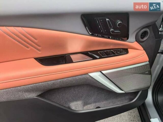 Серый Кадиллак  Optiq, объемом двигателя 0 л и пробегом 13 тыс. км за 34900 $, фото 1 на Automoto.ua