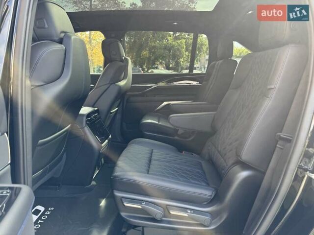 Чорний Каділак Escalade IQ, об'ємом двигуна 0 л та пробігом 1 тис. км за 155000 $, фото 39 на Automoto.ua