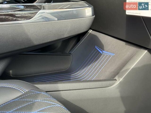 Чорний Каділак Escalade IQ, об'ємом двигуна 0 л та пробігом 1 тис. км за 155000 $, фото 35 на Automoto.ua