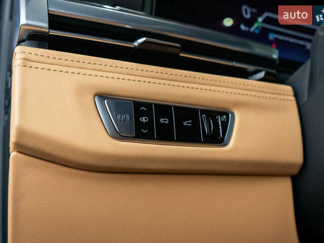 Чорний Каділак Escalade IQ, об'ємом двигуна 0 л та пробігом 1 тис. км за 169000 $, фото 37 на Automoto.ua