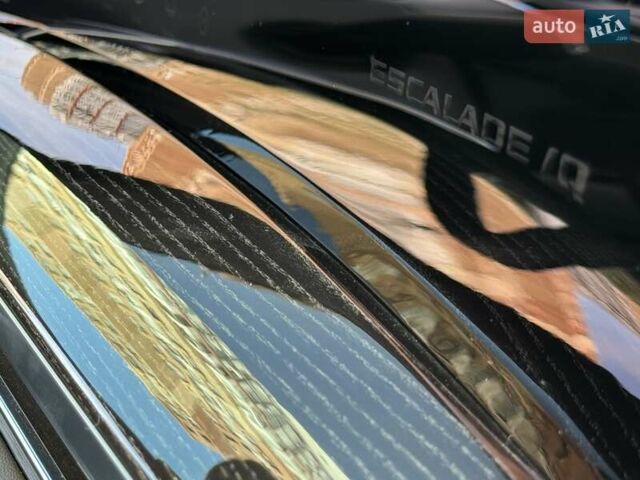 Чорний Каділак Escalade IQ, об'ємом двигуна 0 л та пробігом 1 тис. км за 155000 $, фото 36 на Automoto.ua
