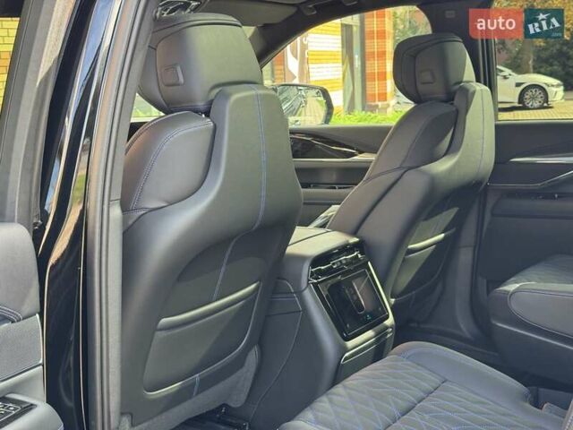 Чорний Каділак Escalade IQ, об'ємом двигуна 0 л та пробігом 1 тис. км за 155000 $, фото 38 на Automoto.ua