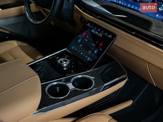 Чорний Каділак Escalade IQ, об'ємом двигуна 0 л та пробігом 1 тис. км за 169000 $, фото 36 на Automoto.ua