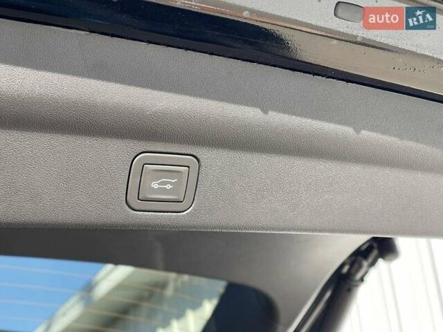 Чорний Каділак Escalade IQ, об'ємом двигуна 0 л та пробігом 2 тис. км за 158000 $, фото 20 на Automoto.ua