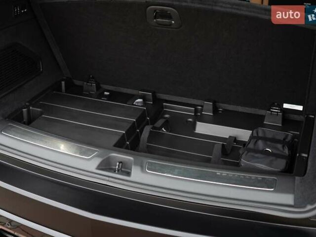 Чорний Каділак Escalade IQ, об'ємом двигуна 0 л та пробігом 1 тис. км за 169000 $, фото 63 на Automoto.ua