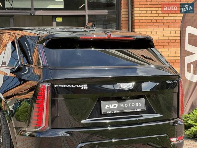 Чорний Каділак Escalade IQ, об'ємом двигуна 0 л та пробігом 1 тис. км за 155000 $, фото 4 на Automoto.ua