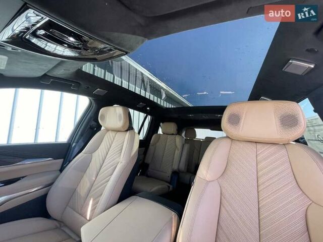 Чорний Каділак Escalade IQ, об'ємом двигуна 0 л та пробігом 2 тис. км за 158000 $, фото 5 на Automoto.ua