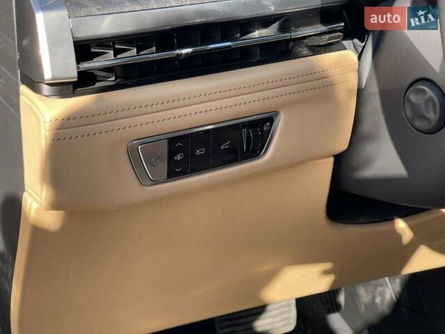 Чорний Каділак Escalade IQ, об'ємом двигуна 0 л та пробігом 2 тис. км за 158000 $, фото 10 на Automoto.ua