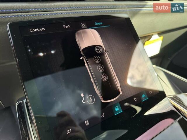 Чорний Каділак Escalade IQ, об'ємом двигуна 0 л та пробігом 1 тис. км за 155000 $, фото 28 на Automoto.ua