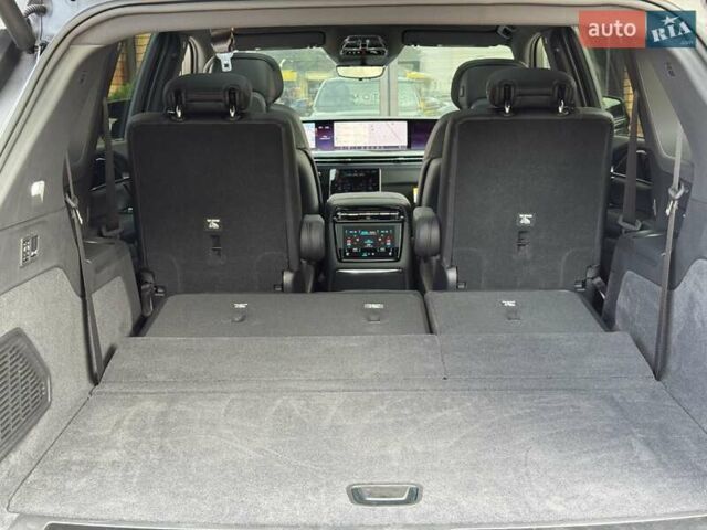 Чорний Каділак Escalade IQ, об'ємом двигуна 0 л та пробігом 1 тис. км за 155000 $, фото 7 на Automoto.ua