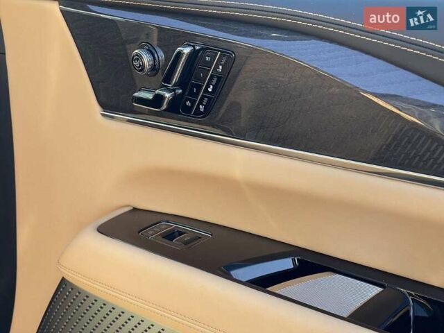 Чорний Каділак Escalade IQ, об'ємом двигуна 0 л та пробігом 2 тис. км за 158000 $, фото 13 на Automoto.ua