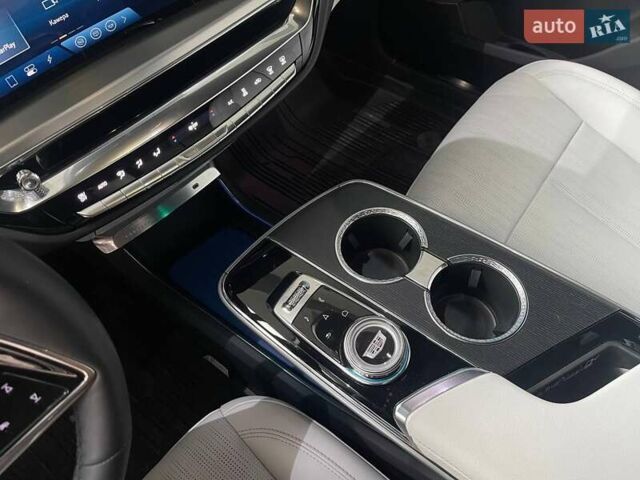 Белый Кадиллак Lyriq, объемом двигателя 0 л и пробегом 6 тыс. км за 47499 $, фото 20 на Automoto.ua