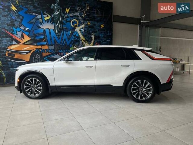 Белый Кадиллак Lyriq, объемом двигателя 0 л и пробегом 6 тыс. км за 47499 $, фото 3 на Automoto.ua